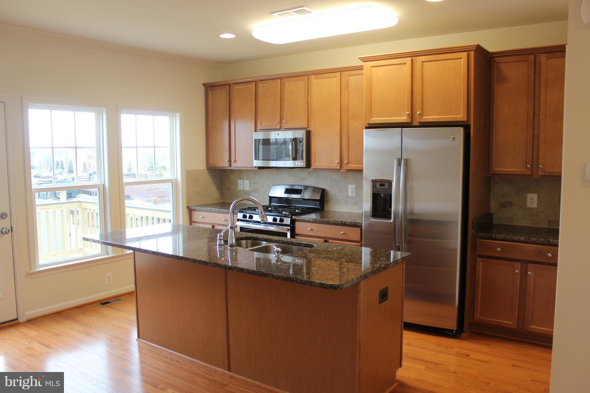 SIGNATURE AT BROADLANDS - Residential Lease