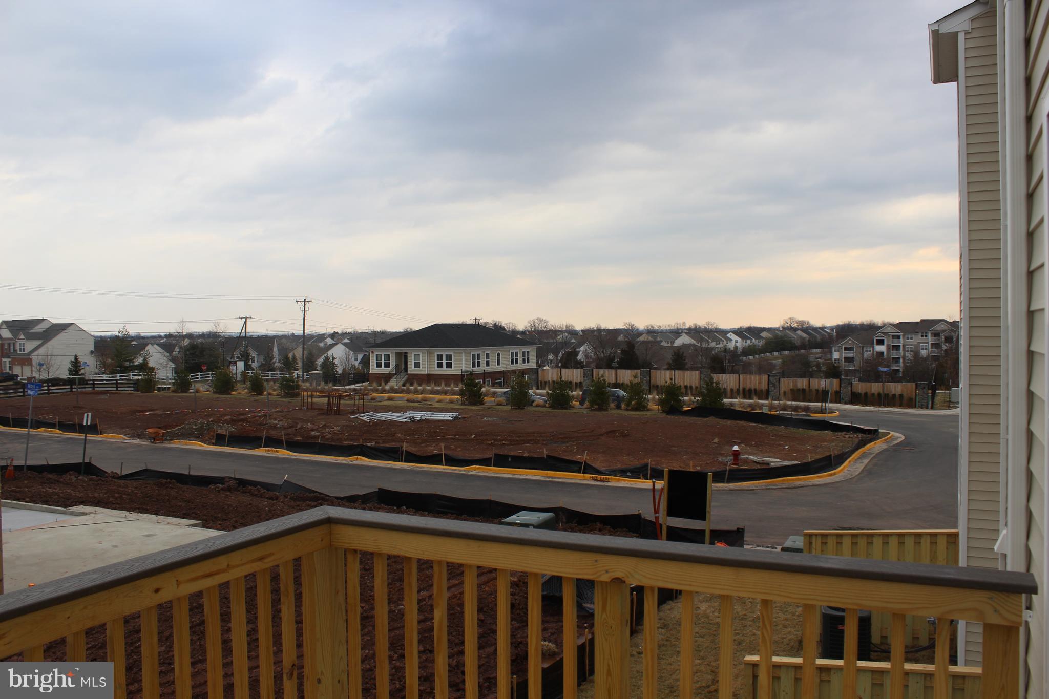 SIGNATURE AT BROADLANDS - Residential Lease