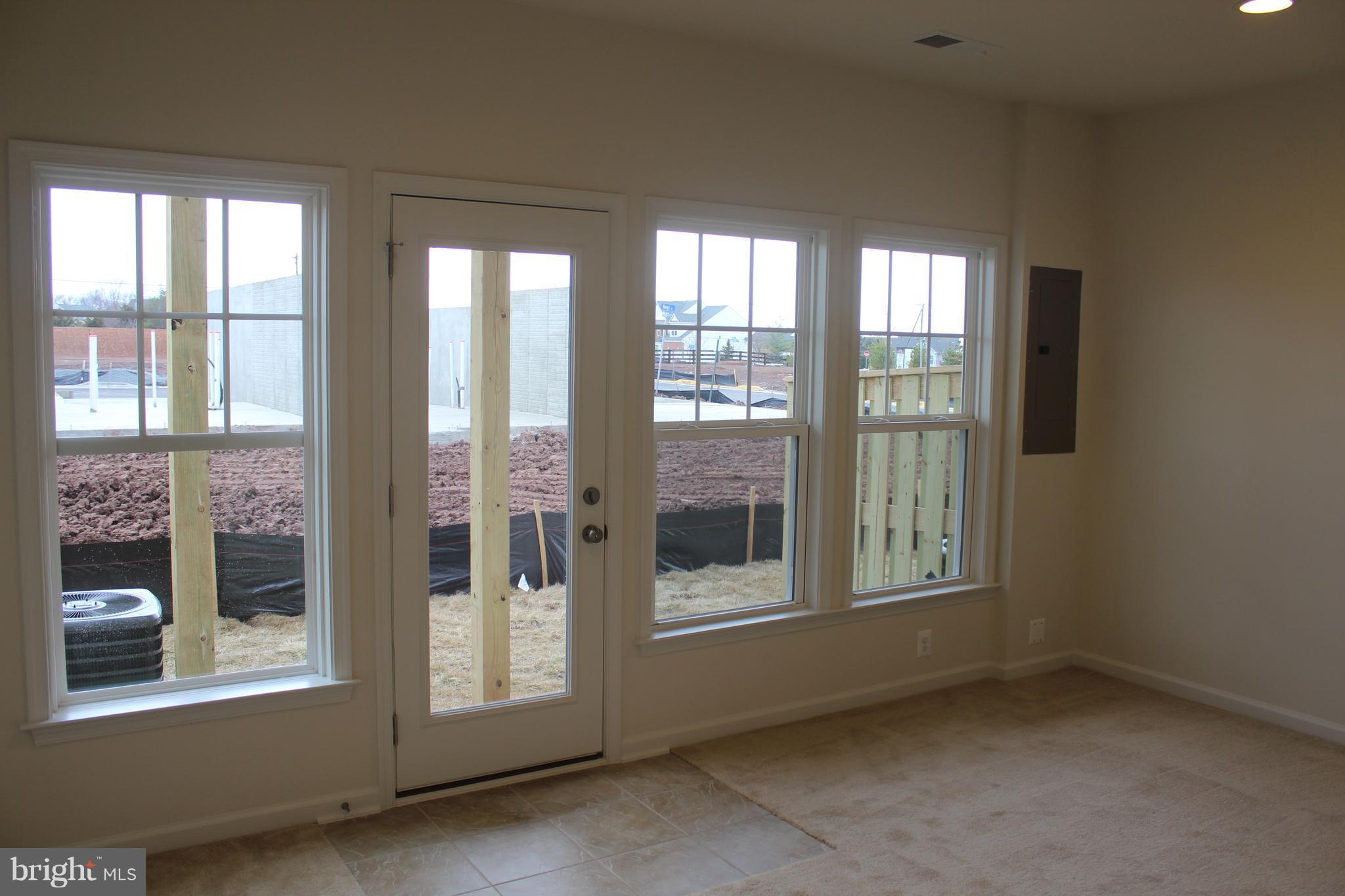 SIGNATURE AT BROADLANDS - Residential Lease