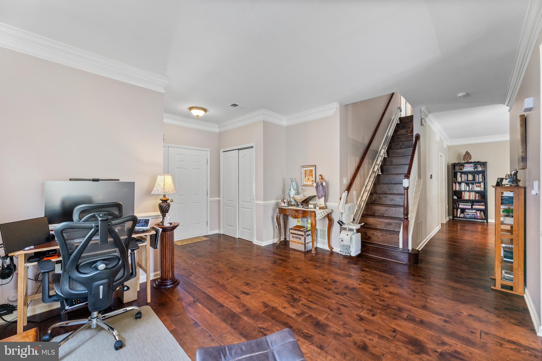 6 BROWNSTONE ROAD