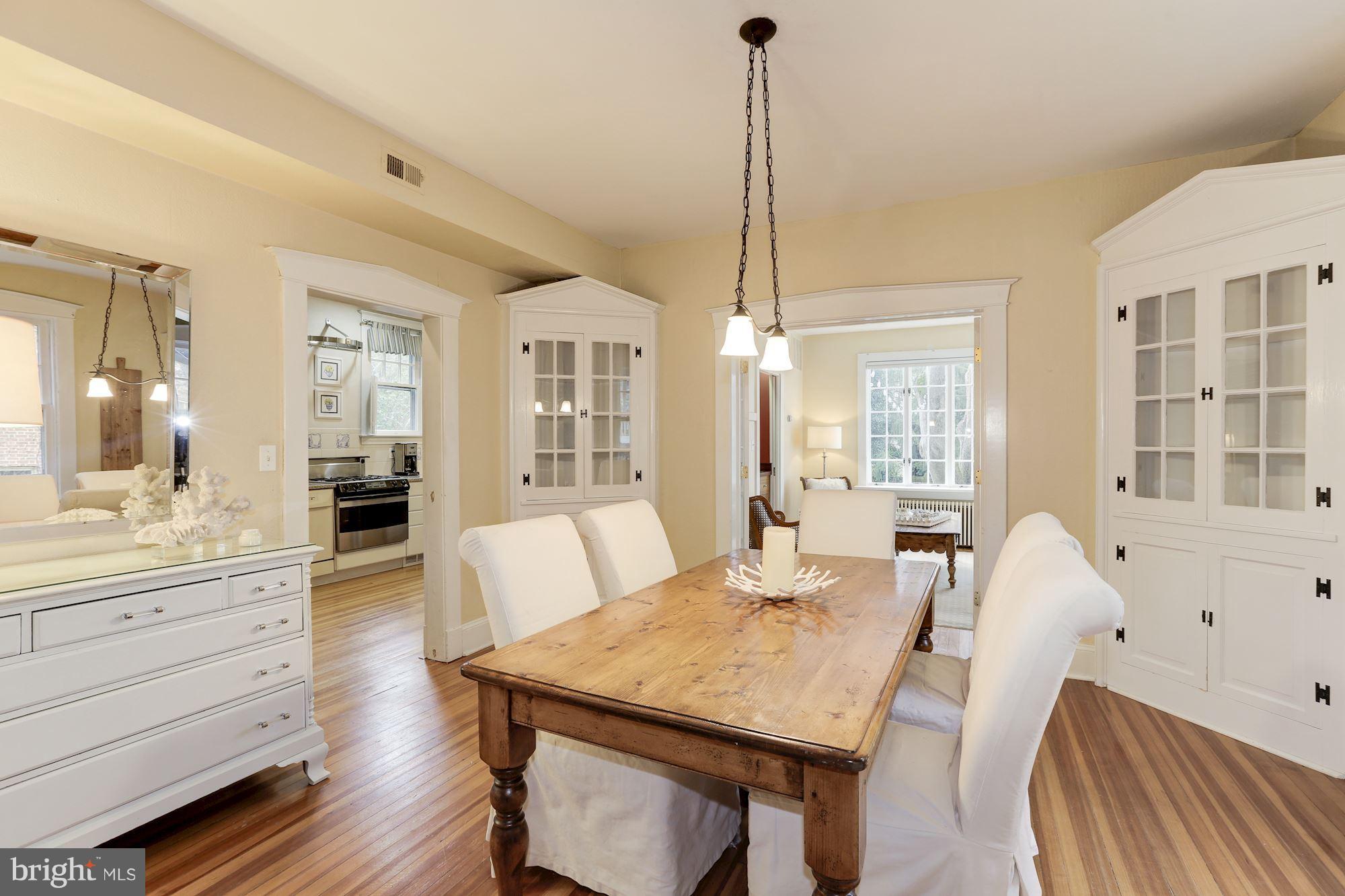 MURRAY HILL - Residential