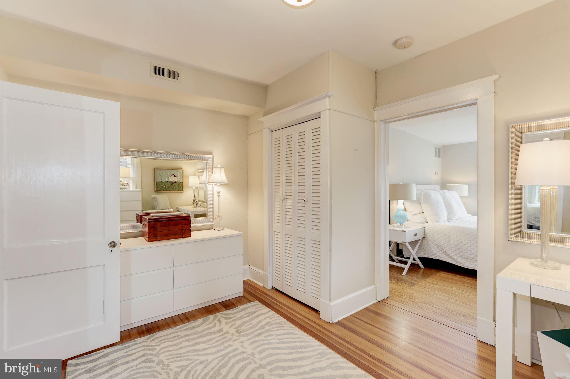 MURRAY HILL - Residential