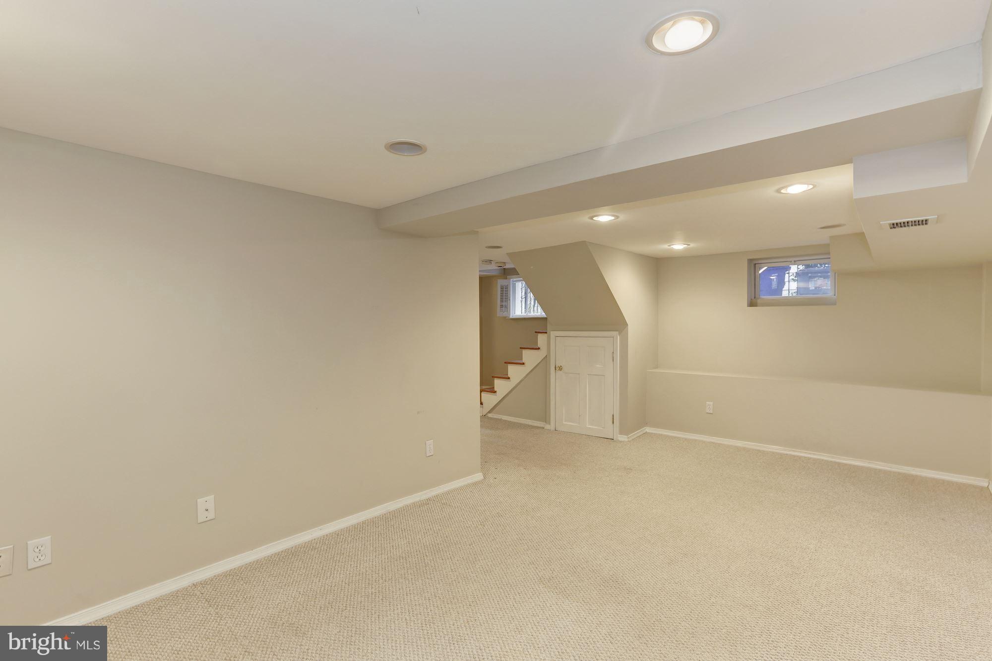 MURRAY HILL - Residential