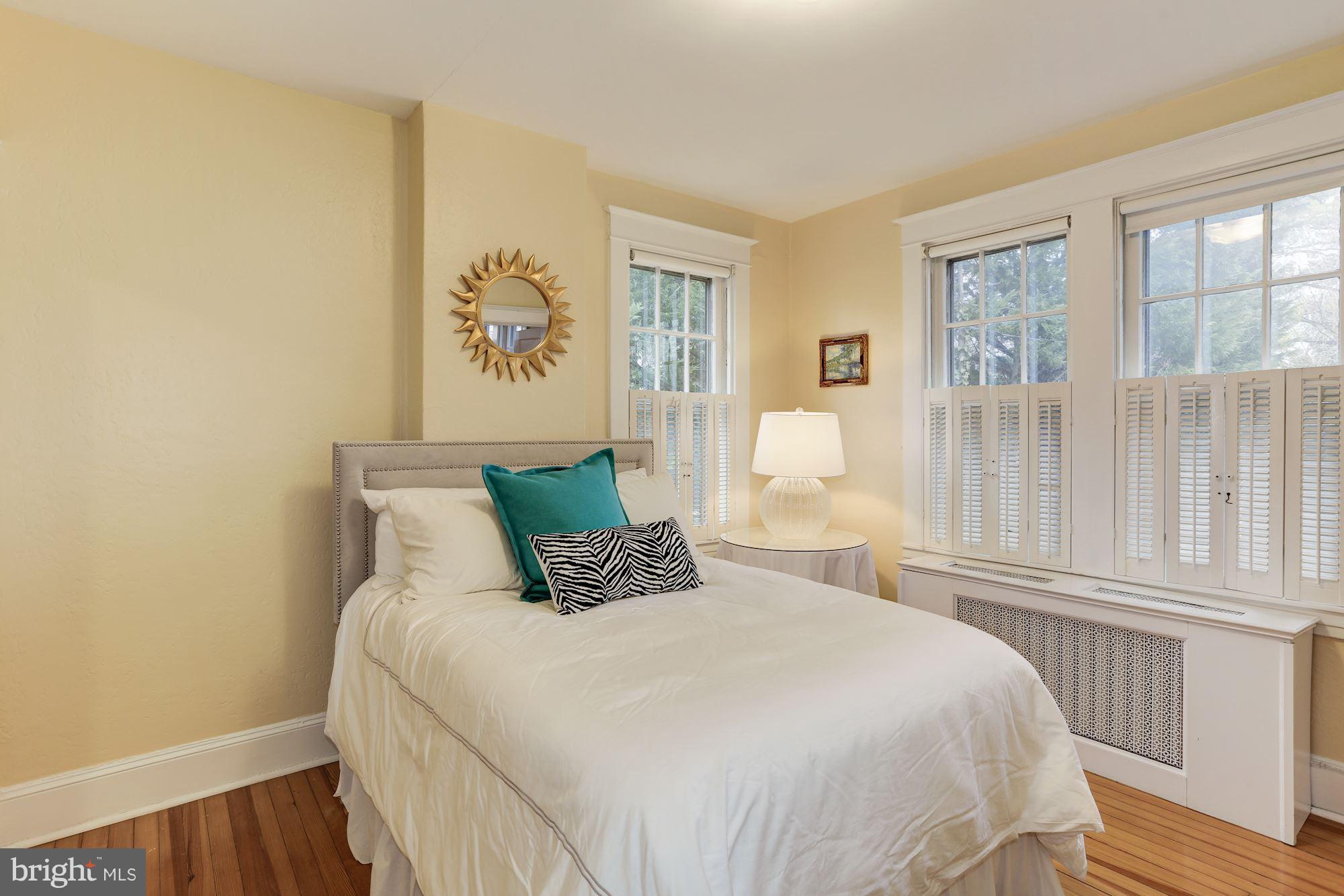 MURRAY HILL - Residential