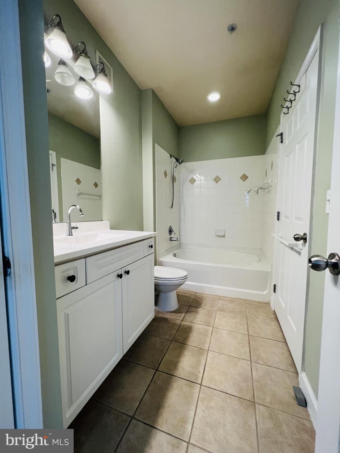 FITZ AT ROCKVILLE TOWN C - Residential