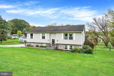 Homes For Sale - 4422 Walters Hatchery Road<br/> York County, SPRING GROVE, PA 17362