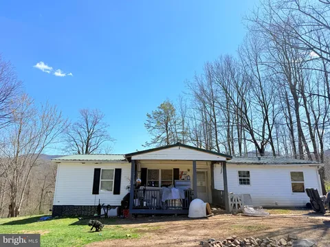 692 Ridgeway Drive, Troutville, VA MLS: VABO2000020