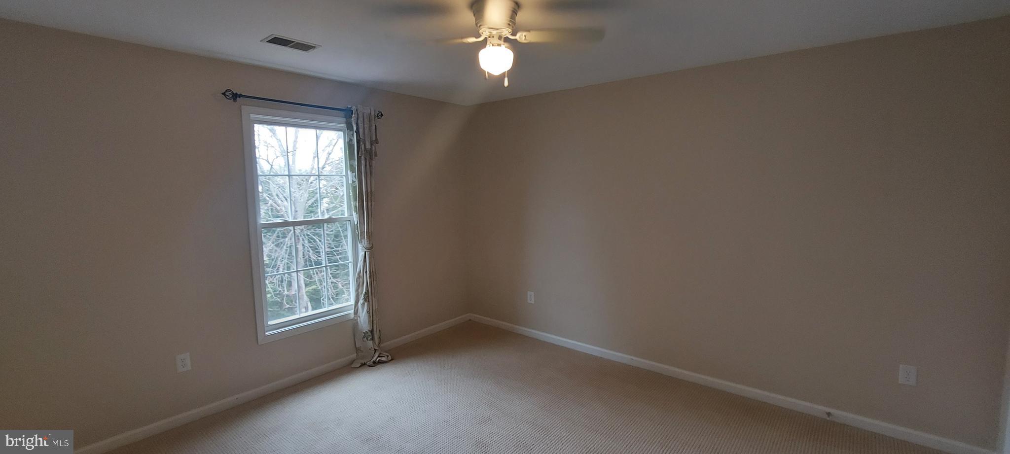 EMERALD FARM - Residential Lease