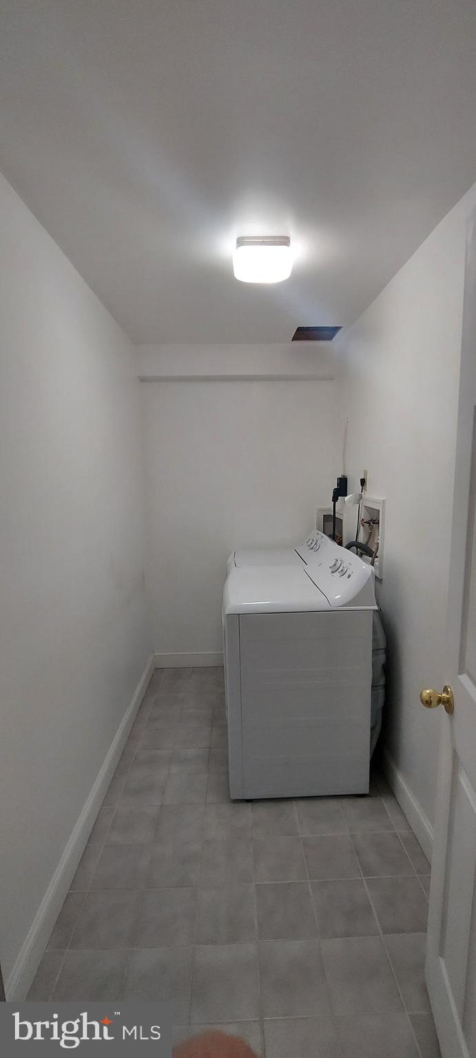 EMERALD FARM - Residential Lease