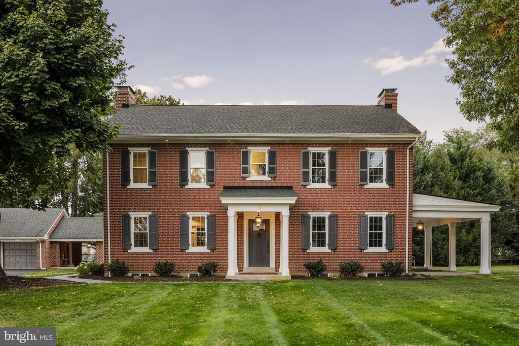 Photo of 110 E Pine Street, EPHRATA, PA 17522 (MLS # PALA2076826)