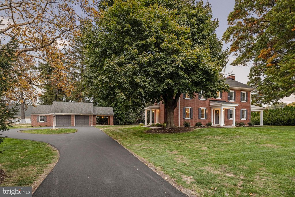 Photo of 110 E Pine Street, EPHRATA, PA 17522 (MLS # PALA2076826)