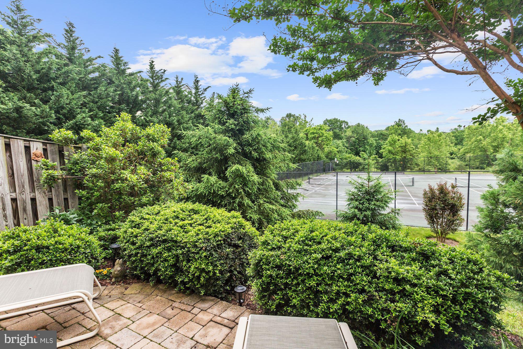 WILLOWS OF POTOMAC - Residential