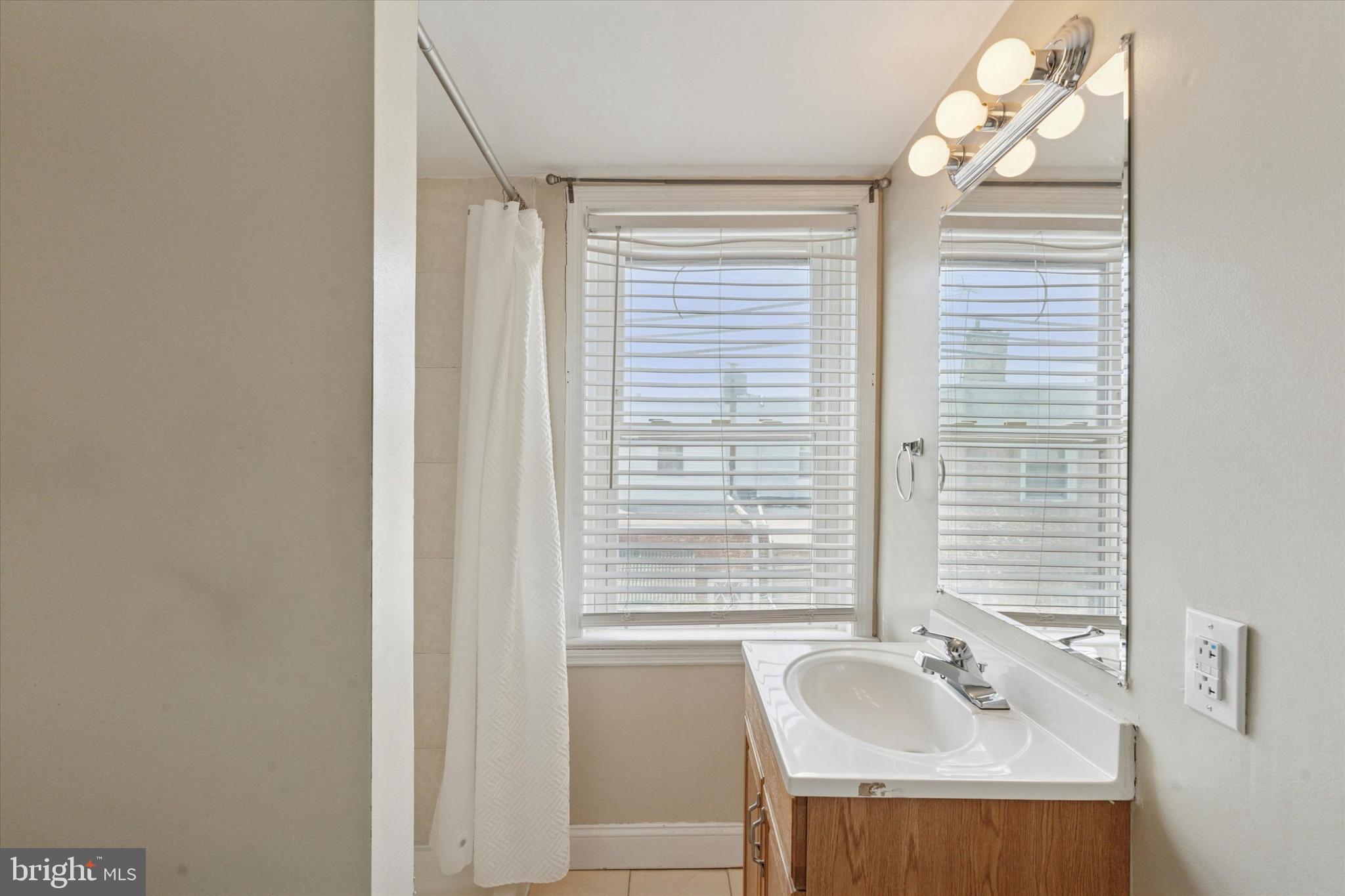 WHITMAN - Residential