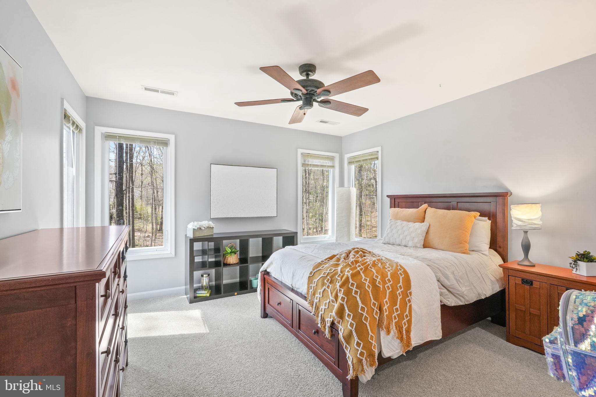 CROSSPOINTE - Residential