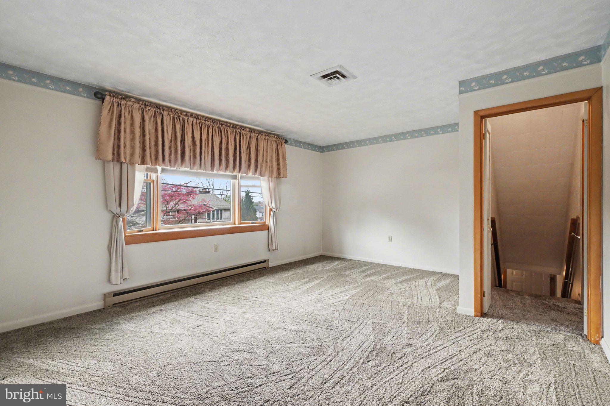 7726 VALLEYVIEW AVENUE