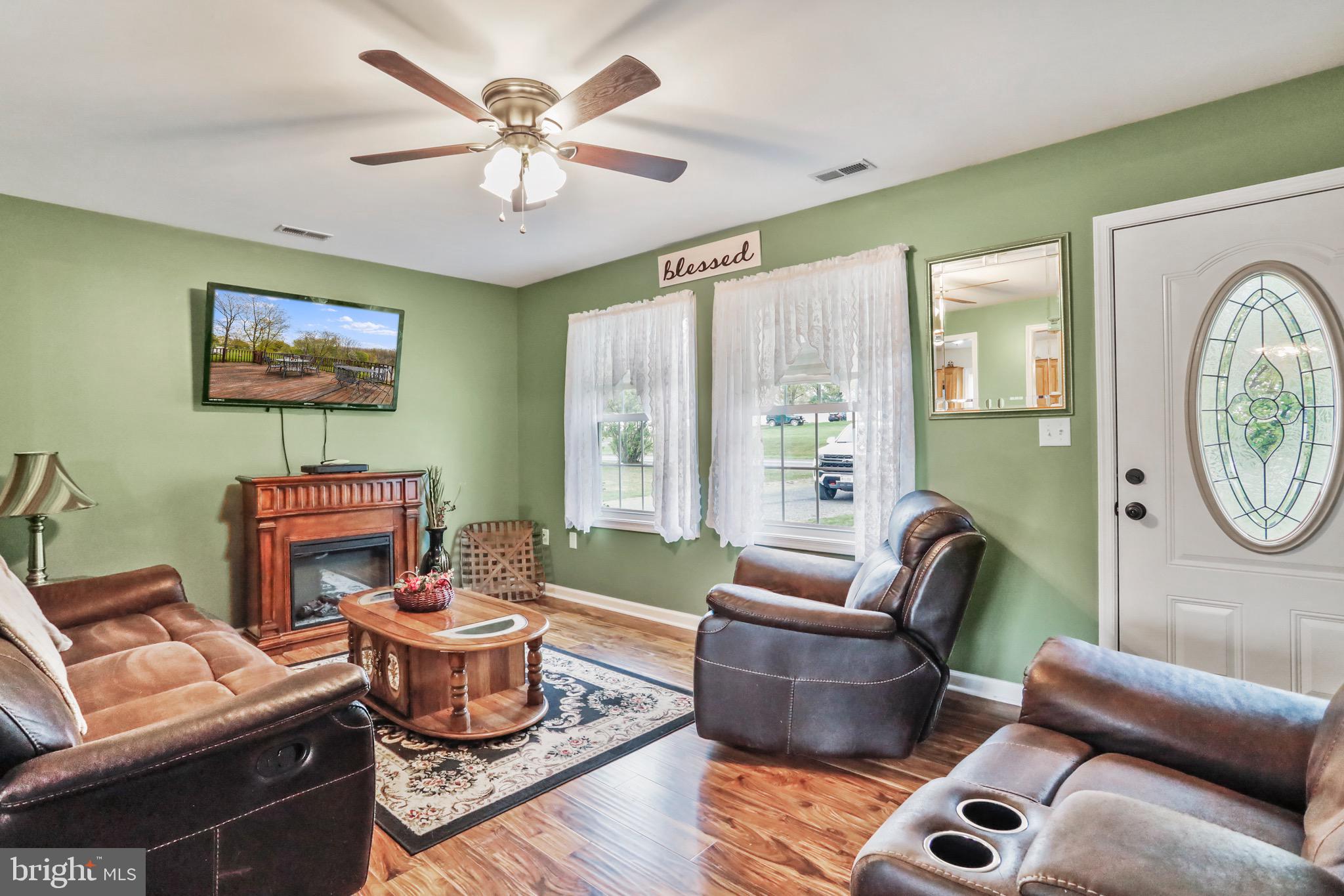 HOLLER - Residential