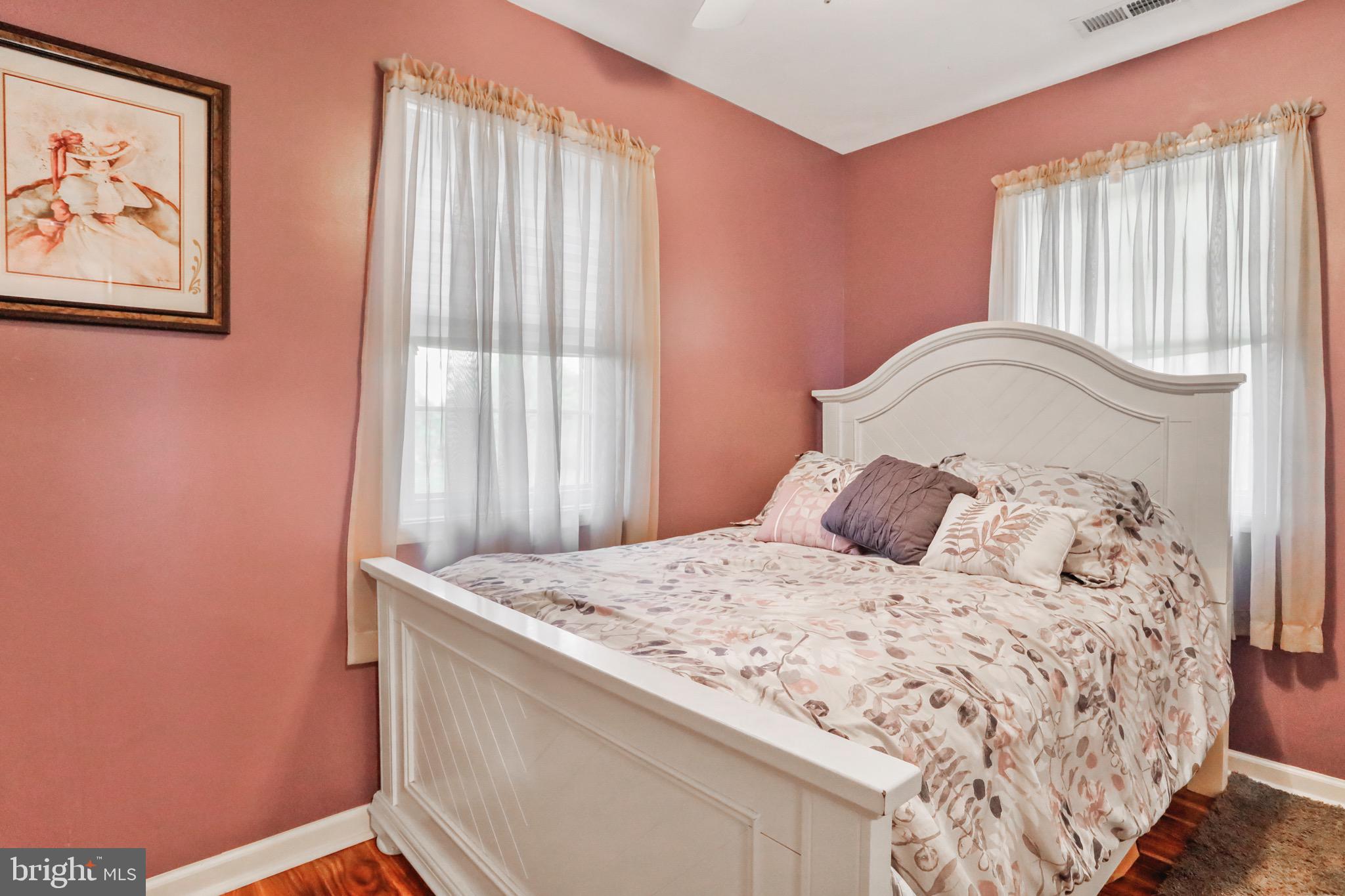 HOLLER - Residential