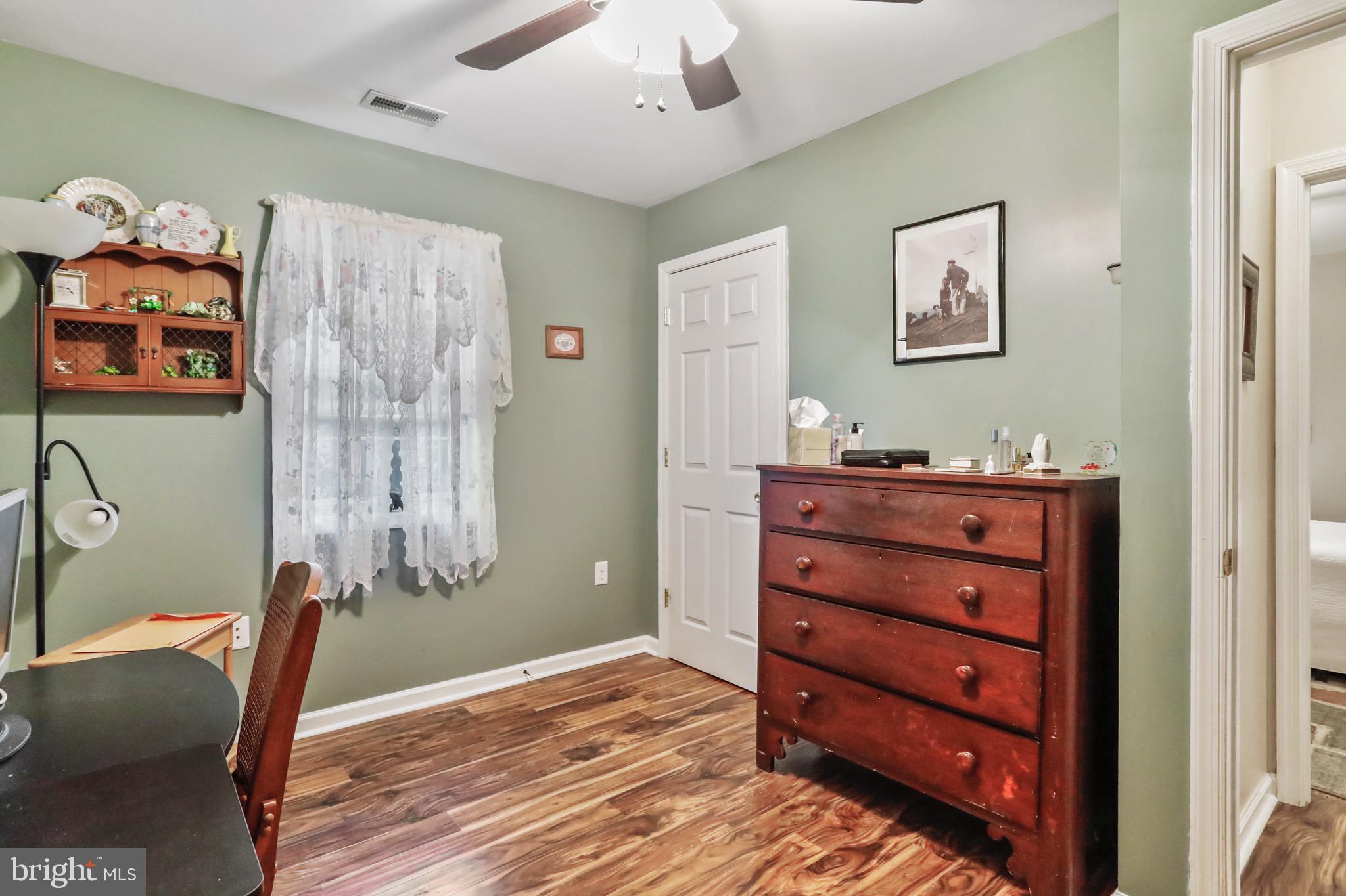 HOLLER - Residential