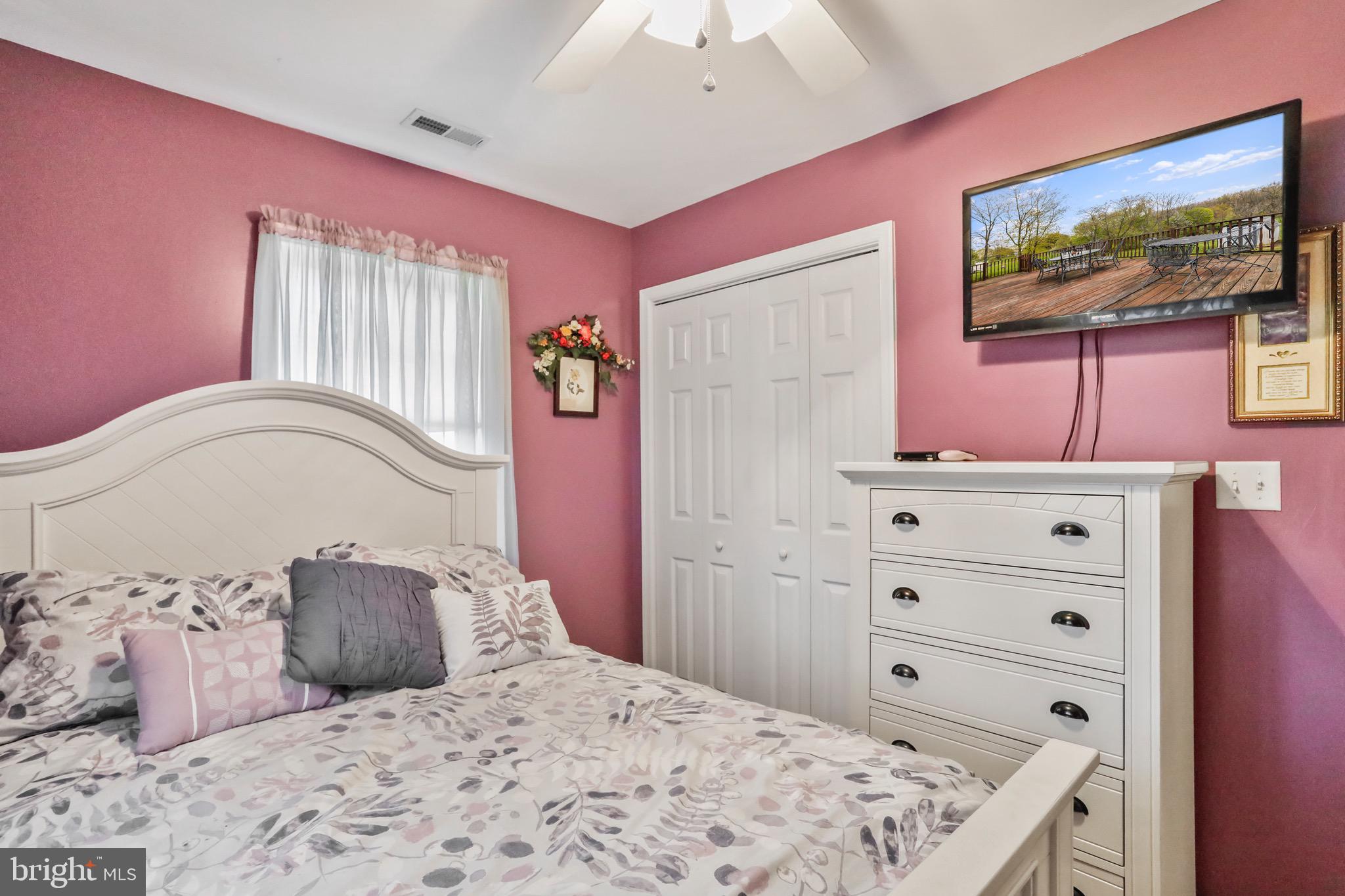 HOLLER - Residential