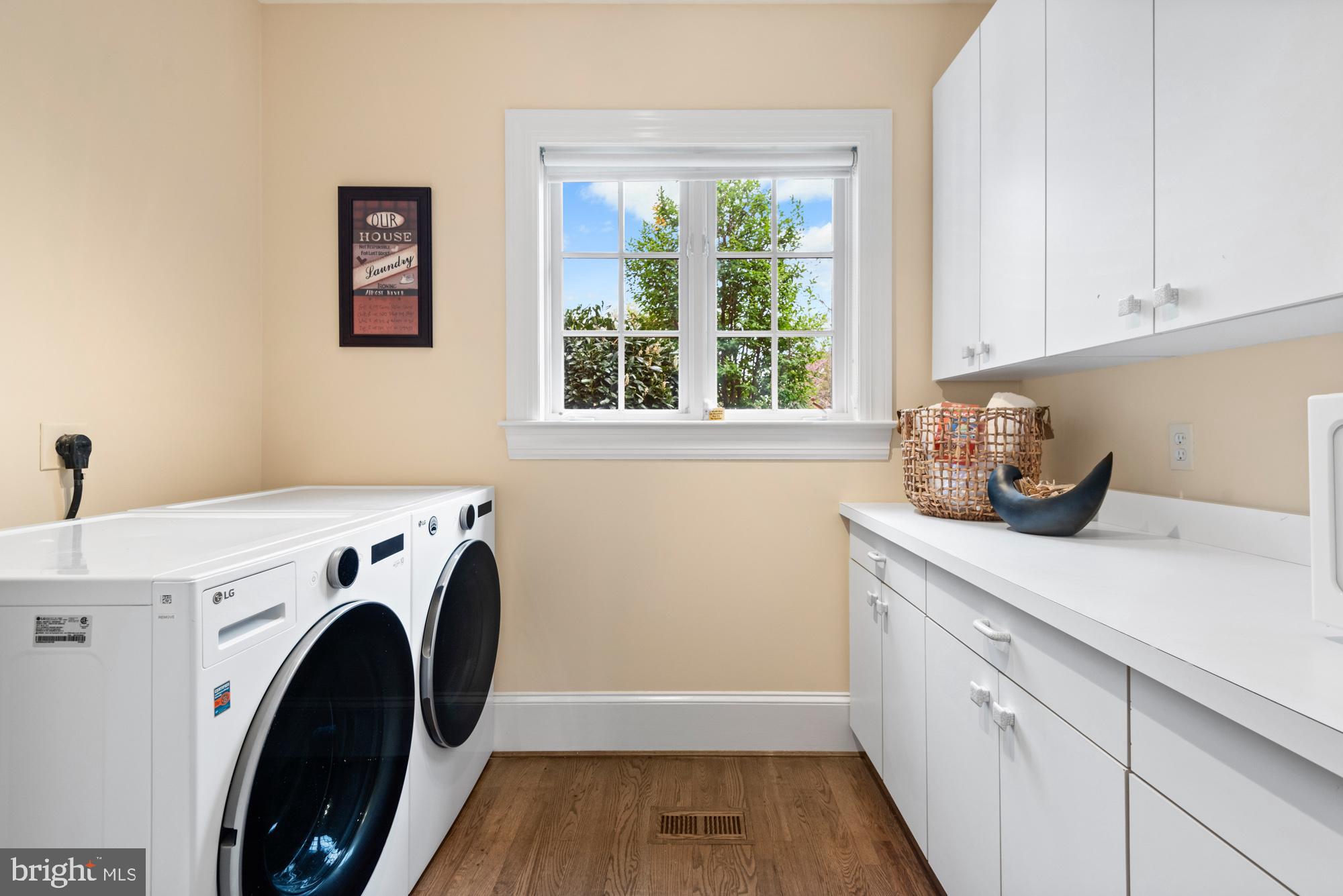 POTOMAC OUTSIDE - Residential