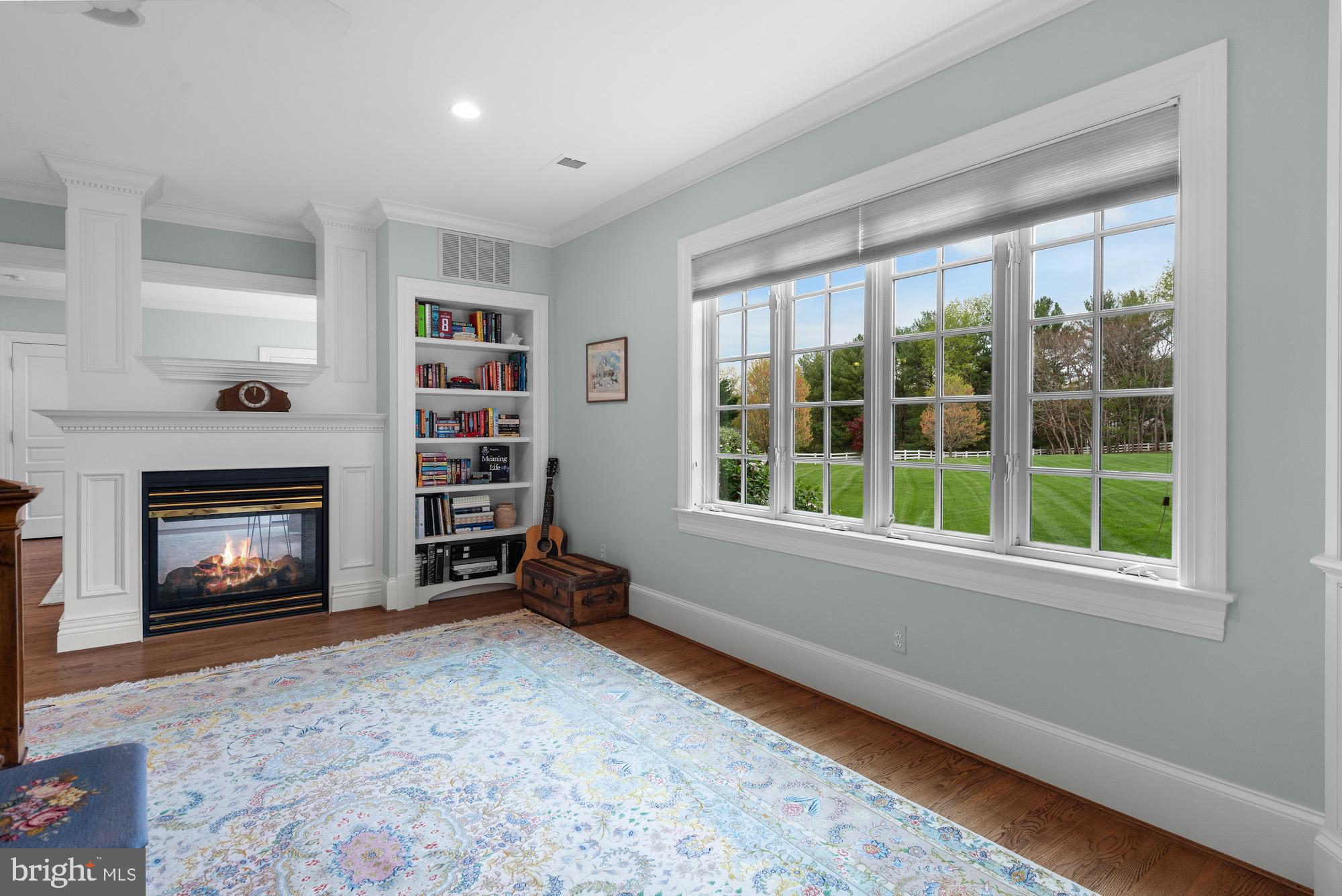 POTOMAC OUTSIDE - Residential