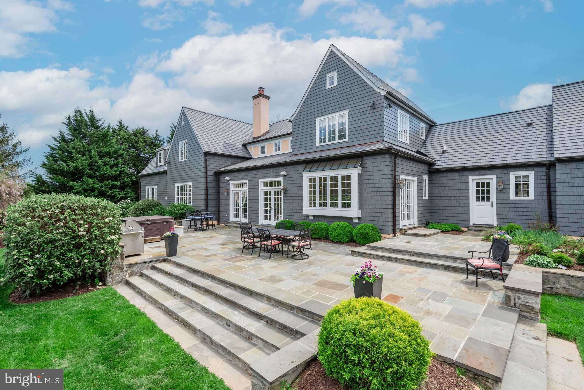 POTOMAC OUTSIDE - Residential