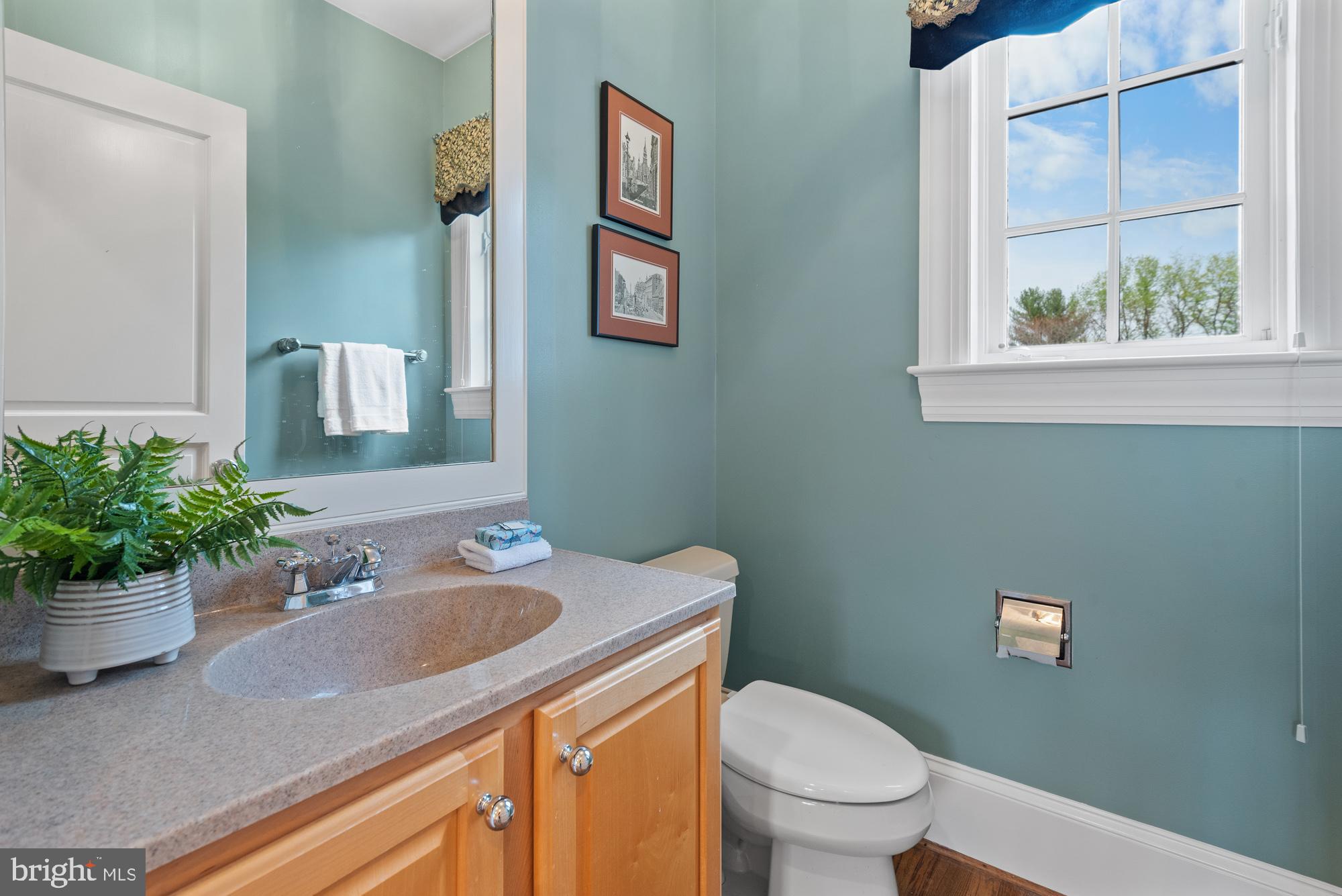 POTOMAC OUTSIDE - Residential