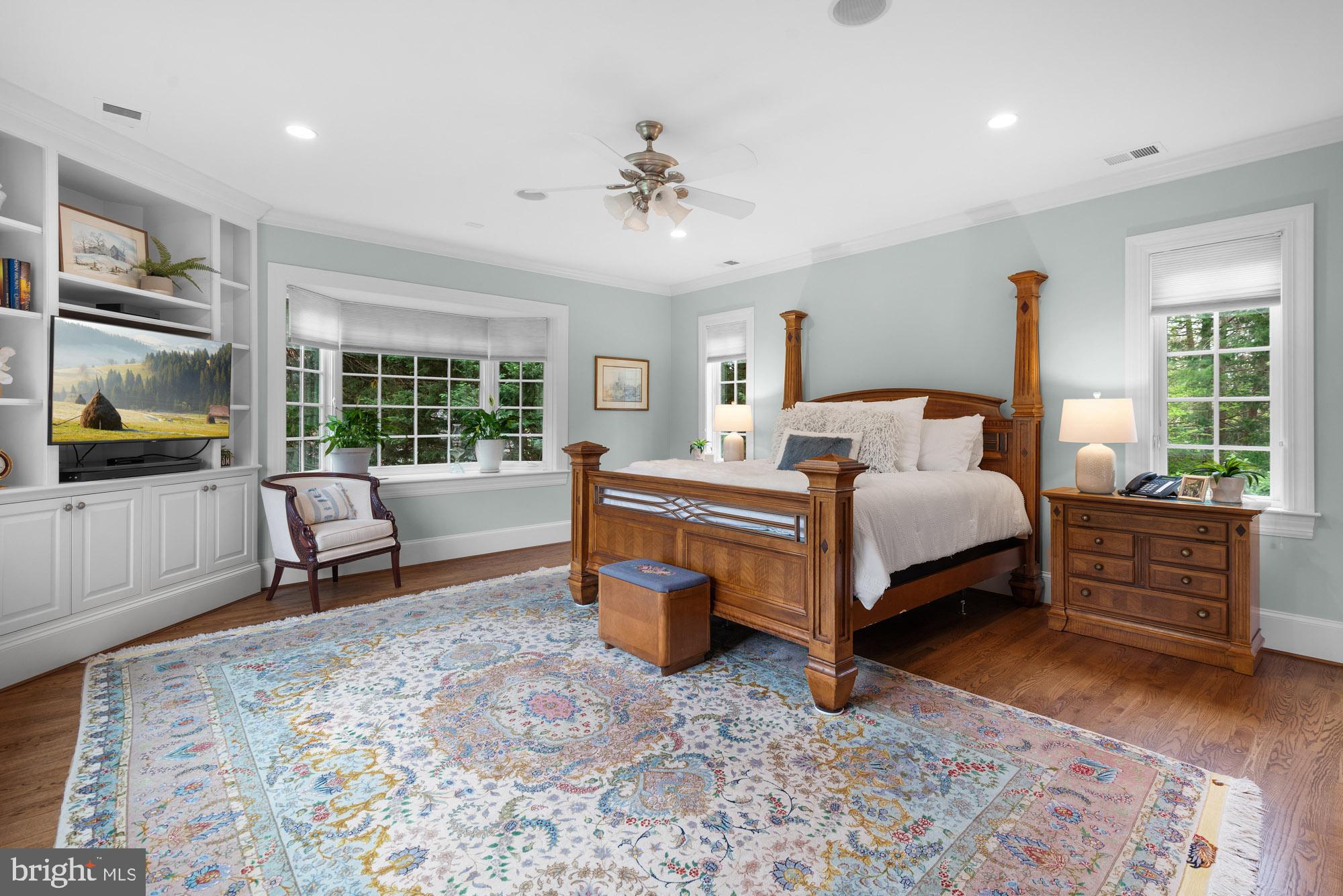 POTOMAC OUTSIDE - Residential