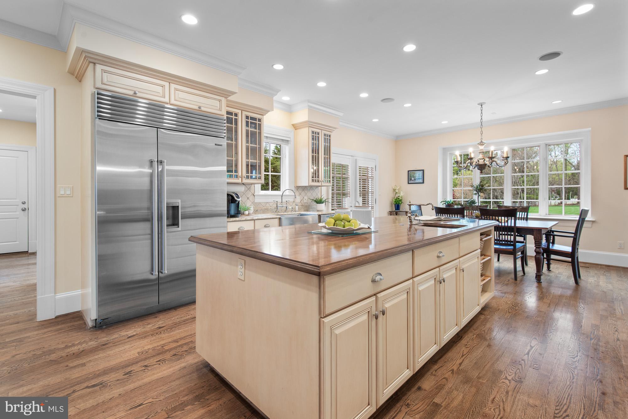 POTOMAC OUTSIDE - Residential