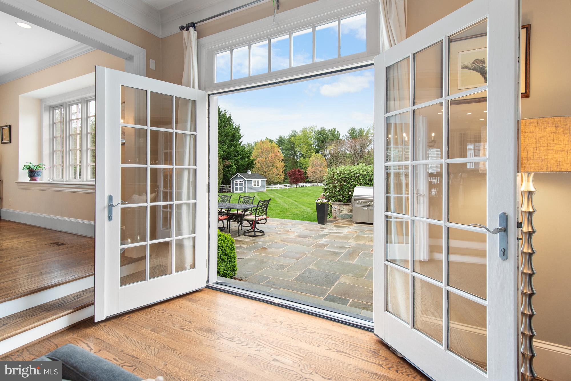 POTOMAC OUTSIDE - Residential