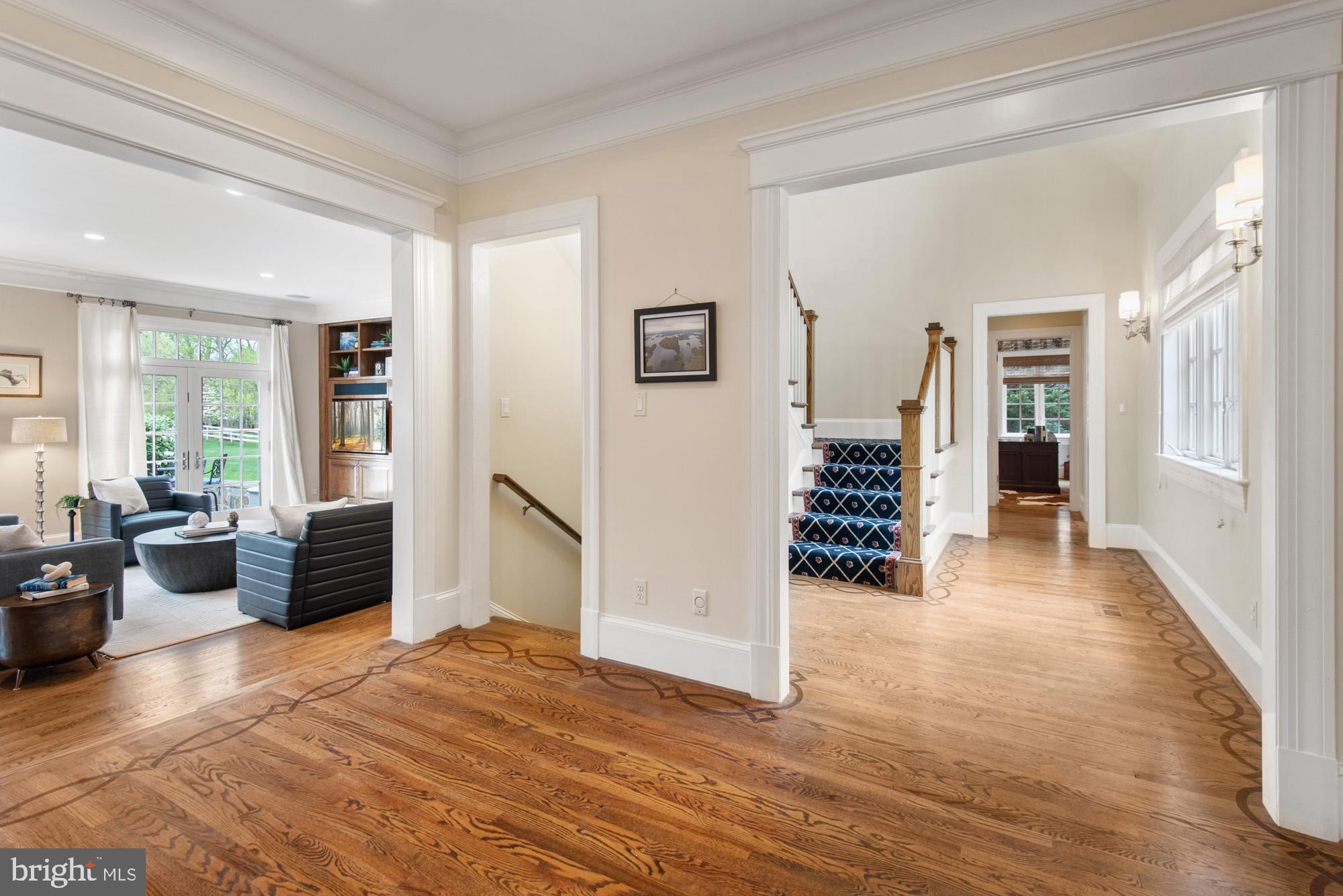 POTOMAC OUTSIDE - Residential