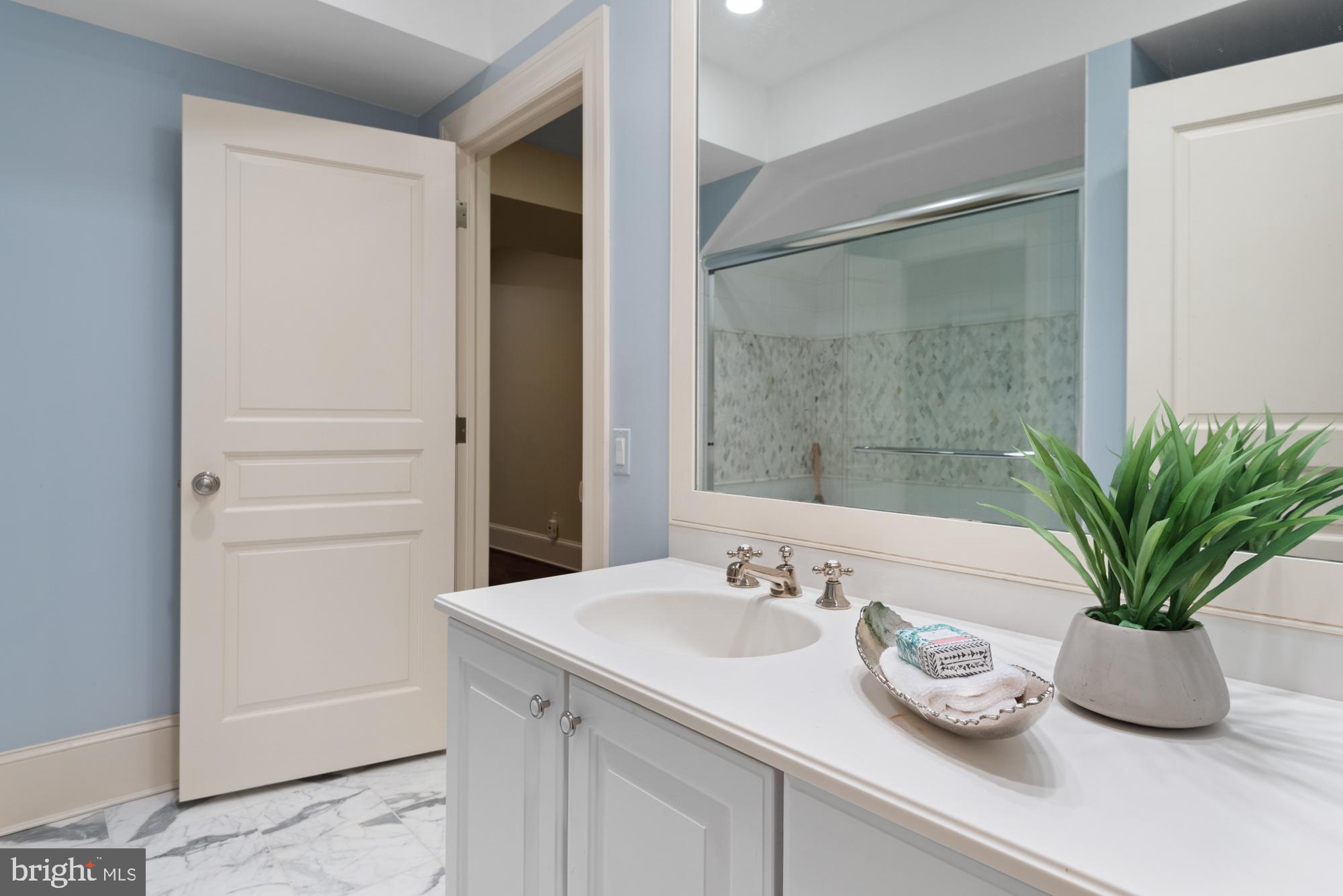 POTOMAC OUTSIDE - Residential