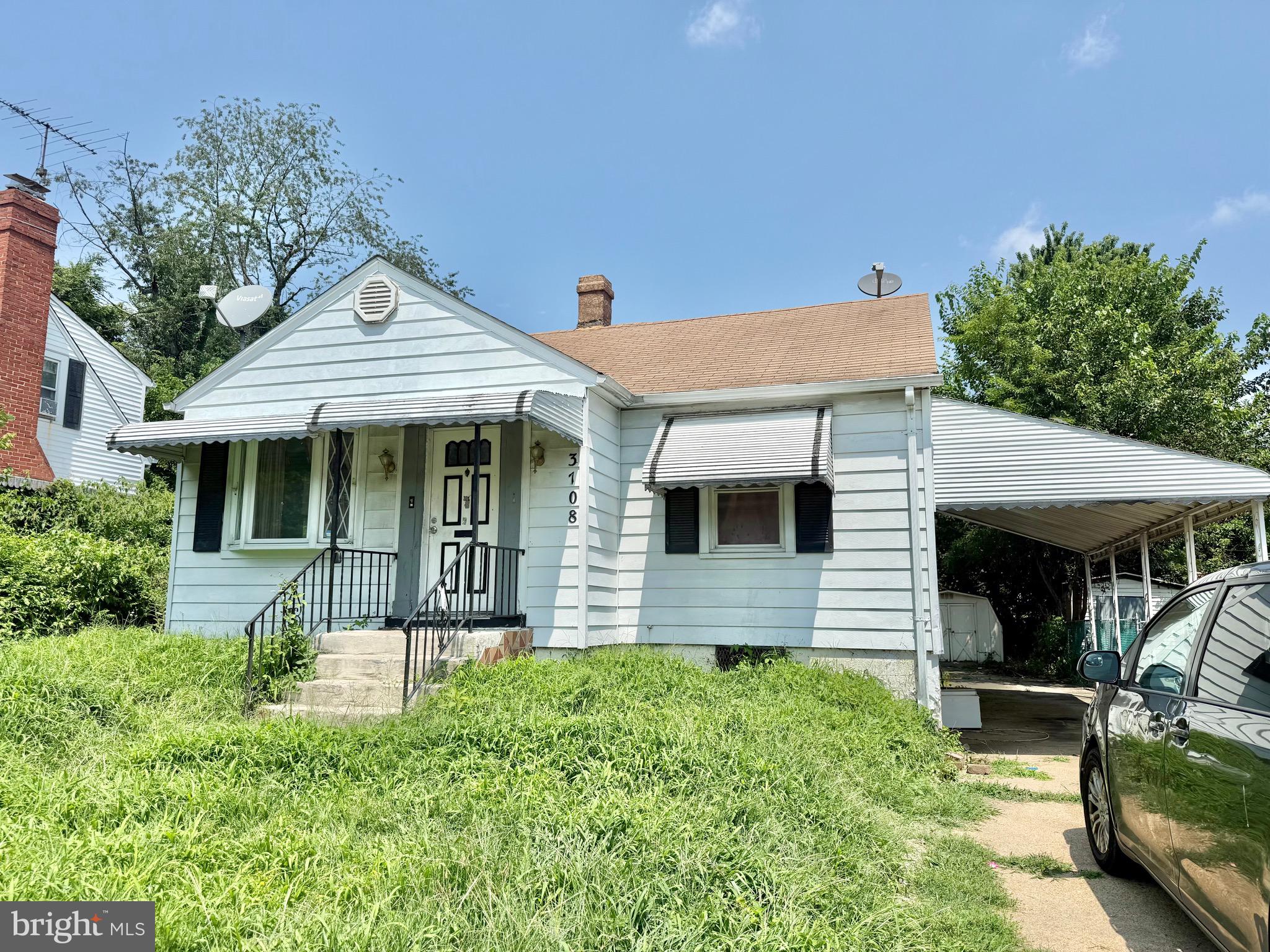WHOLESALE DEAL DO NOT CONTACT LISTING AGENT SEE PRIVATE REMARKS CONTACT BEN CAPLAN
Perfect flip or rental on a nice quiet street! House has driveway large yard and a lot of space to work with. Currently 3 bed 1 bath w an unfinished basement. Easy access must close fast!
BUYER PAYS CLOSING COSTS. CLEAR TITLE WILL BE DELIVERED.
5K EMD
