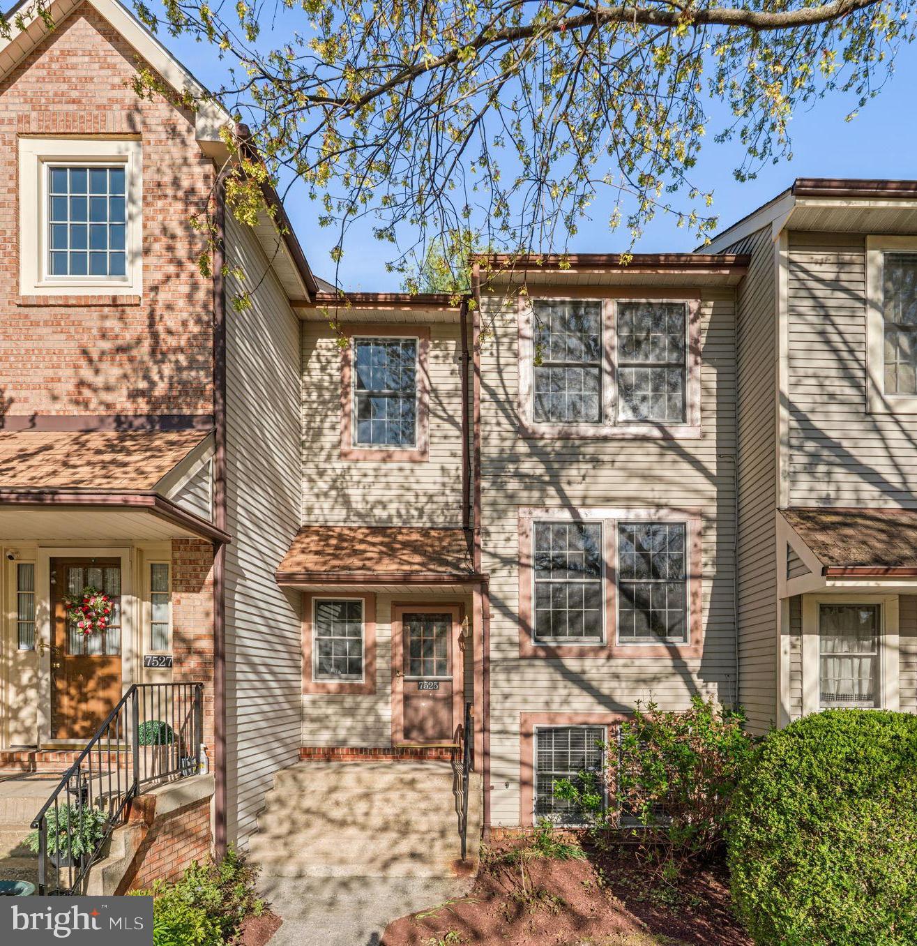 VILLAGE OF OWEN BROWN - Residential