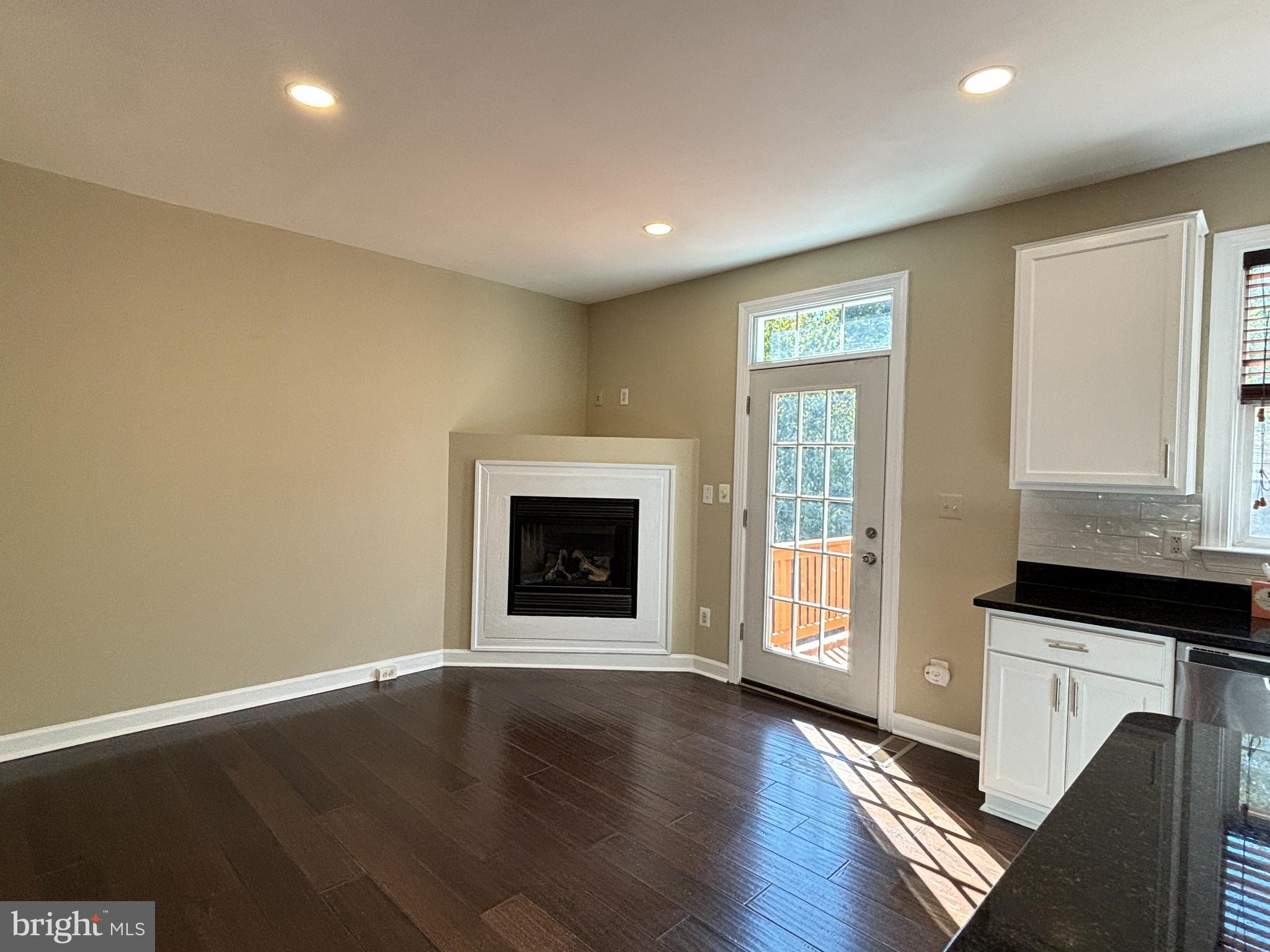 RIVERSIDE STATION - Residential