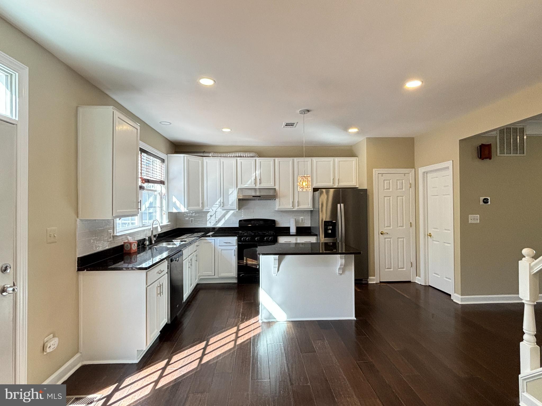 RIVERSIDE STATION - Residential