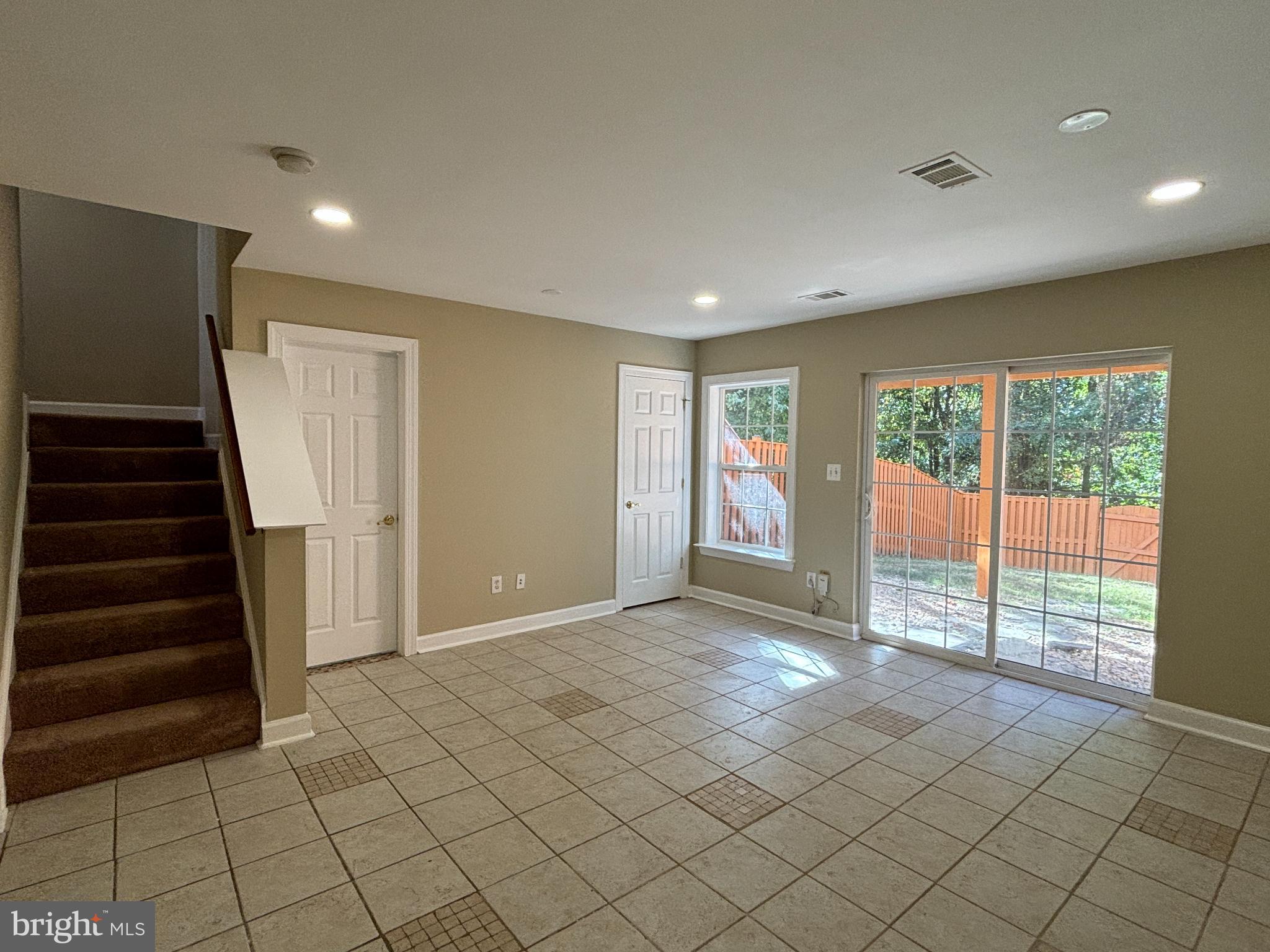 RIVERSIDE STATION - Residential