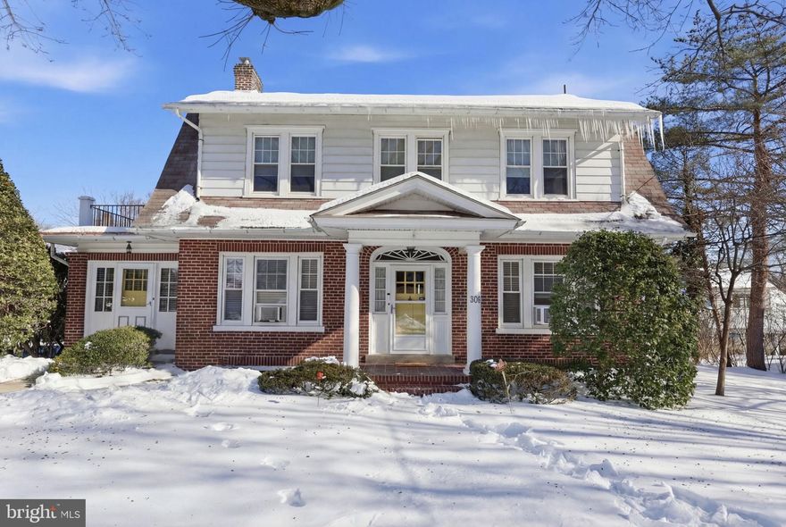 Welcome to 309 Vine Street!  This home offers the originality and charm of a home built in the 1920's.  This property also includes a separate, detached in law suite complete with one bedroom, garage, and two driveways.  The main house has original hardwood floors throughout.  Both structures share a backyard with an in-ground pool!  Make your appointment today!