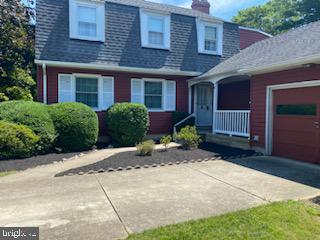 REDUCED == Great opportunity to move into this large barn style home with 1 car garage in sought after Village Green. Close proximity to Riderwood Elementary! There are wood floors in most of the rooms There is a family room/6th bedroom with full bath on the main level. Entrance thru laundry room to garage. Upper level features 5 bedrooms and 2 full baths. Lower level is unfinished with walk up to rear yard. Property sold as is.
Bring your vision and make this home a special place to call your own