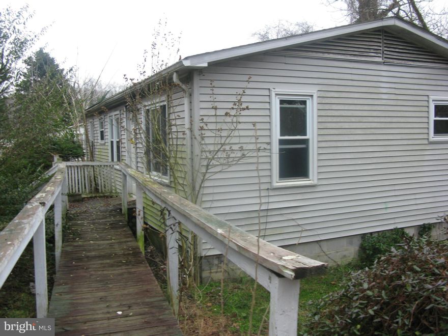 PENDING RELEASE! INVESTORS HERE IS YOUR OPPORTUNITY!  AS IS-CONDITION!  NEED SOME WORK! PLEASE CALL L/A FOR APPOINTMENT.JUST DOWN FROM QUANTICO AND VRE. THANKS