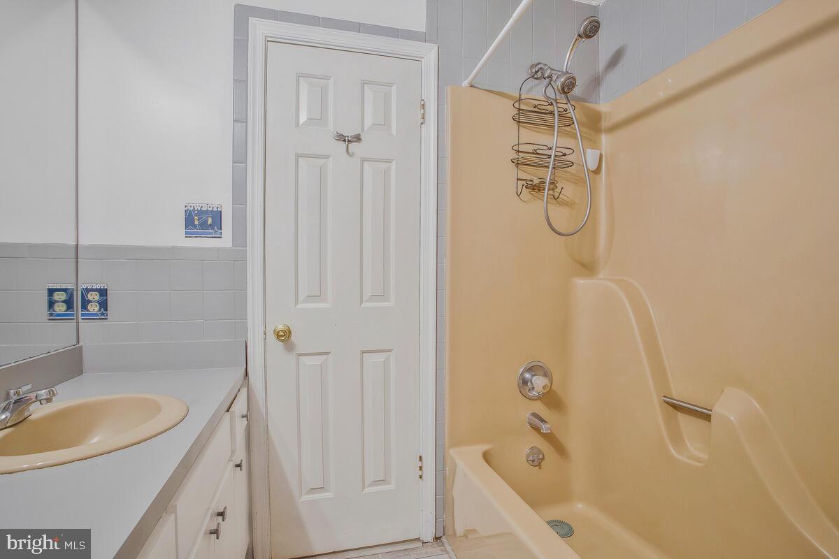 STONE FARM - Residential