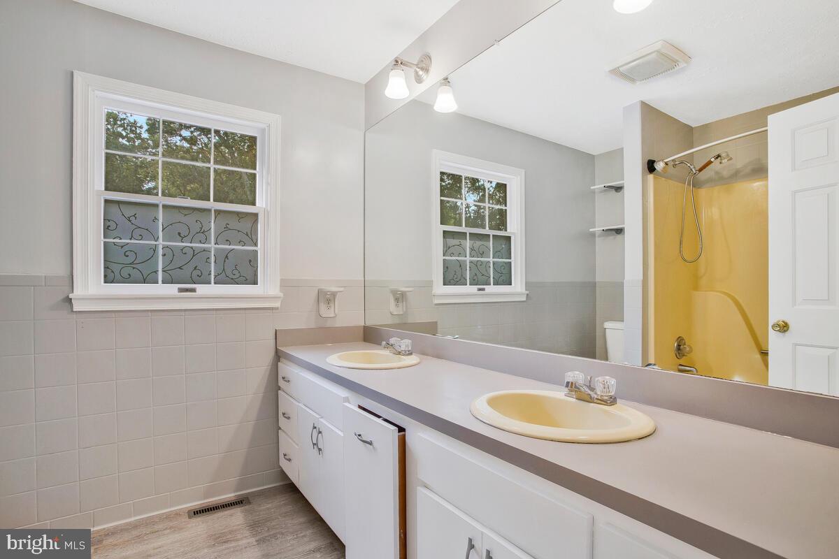 STONE FARM - Residential