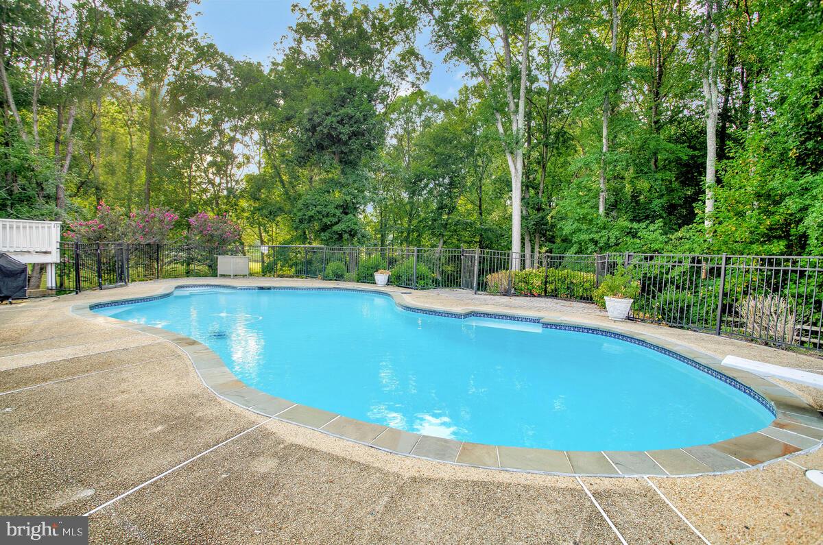 STONE FARM - Residential