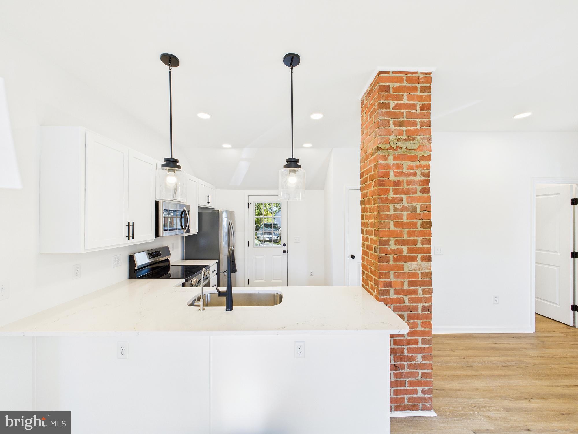 28272 RIVERSIDE DR EXT