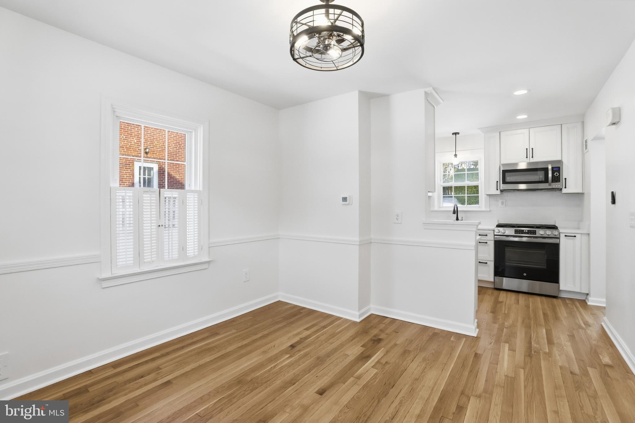 MADISON MANOR - Residential