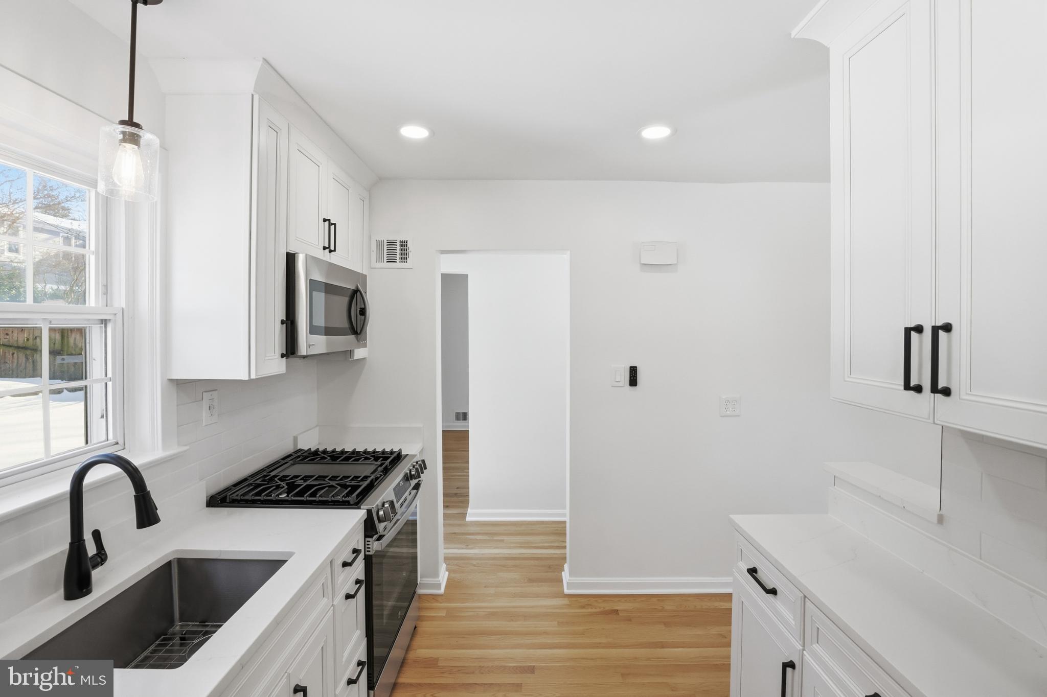 MADISON MANOR - Residential