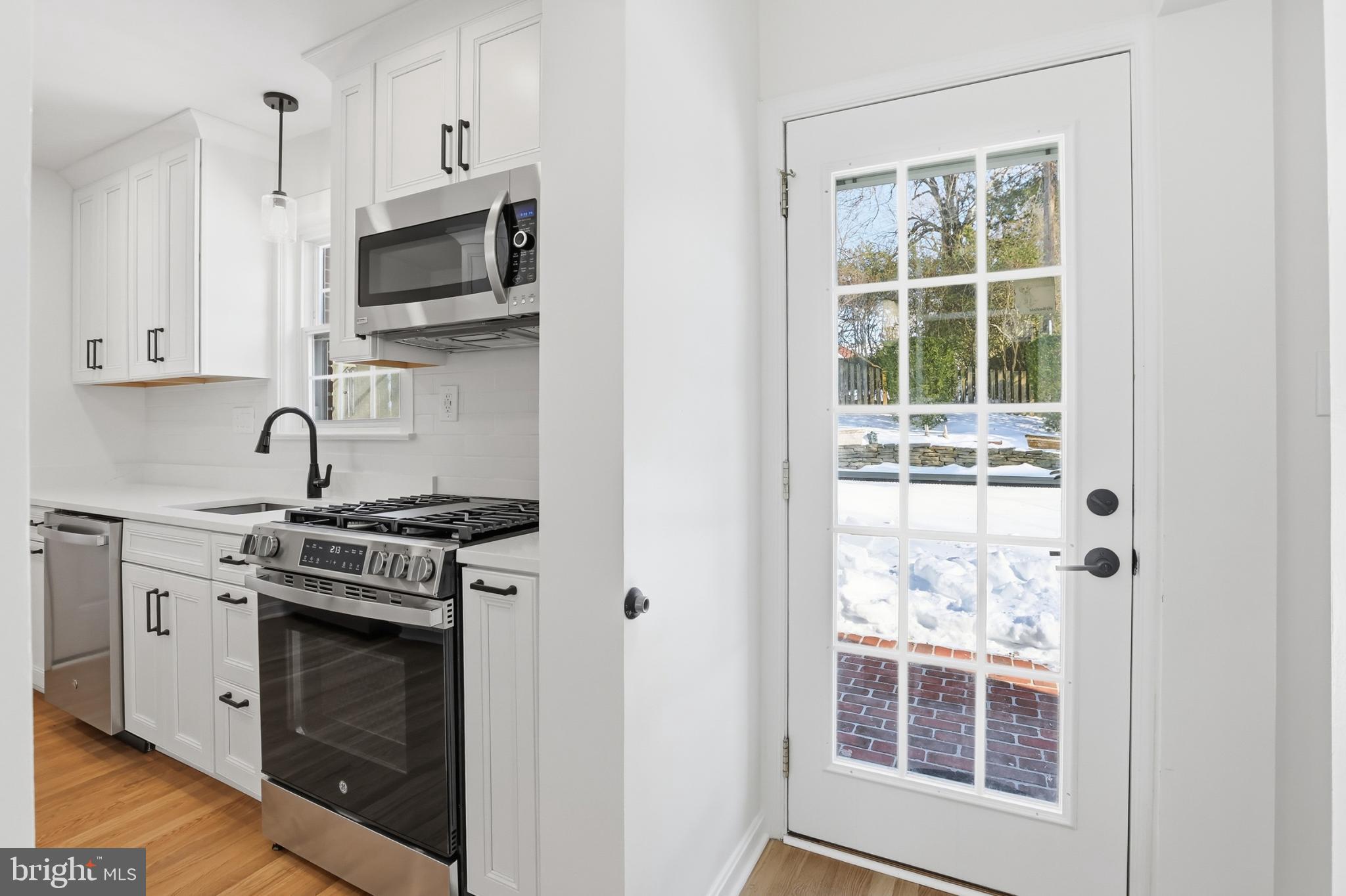 MADISON MANOR - Residential