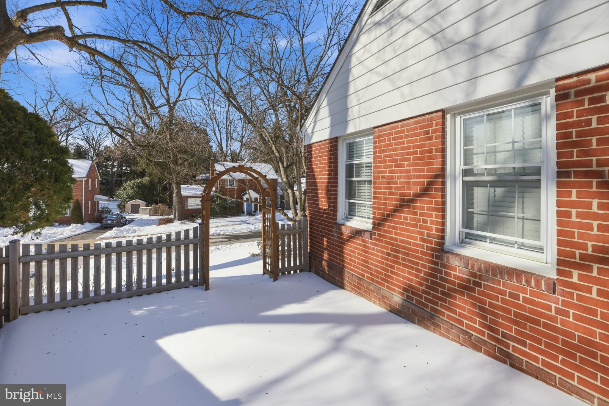 MADISON MANOR - Residential