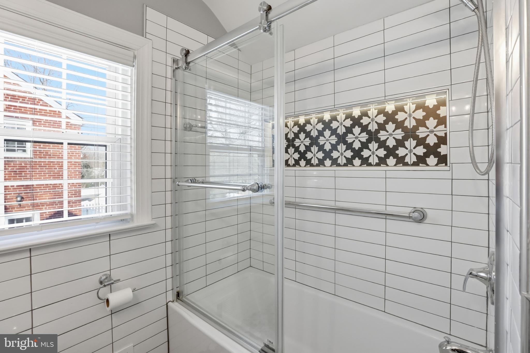 MADISON MANOR - Residential