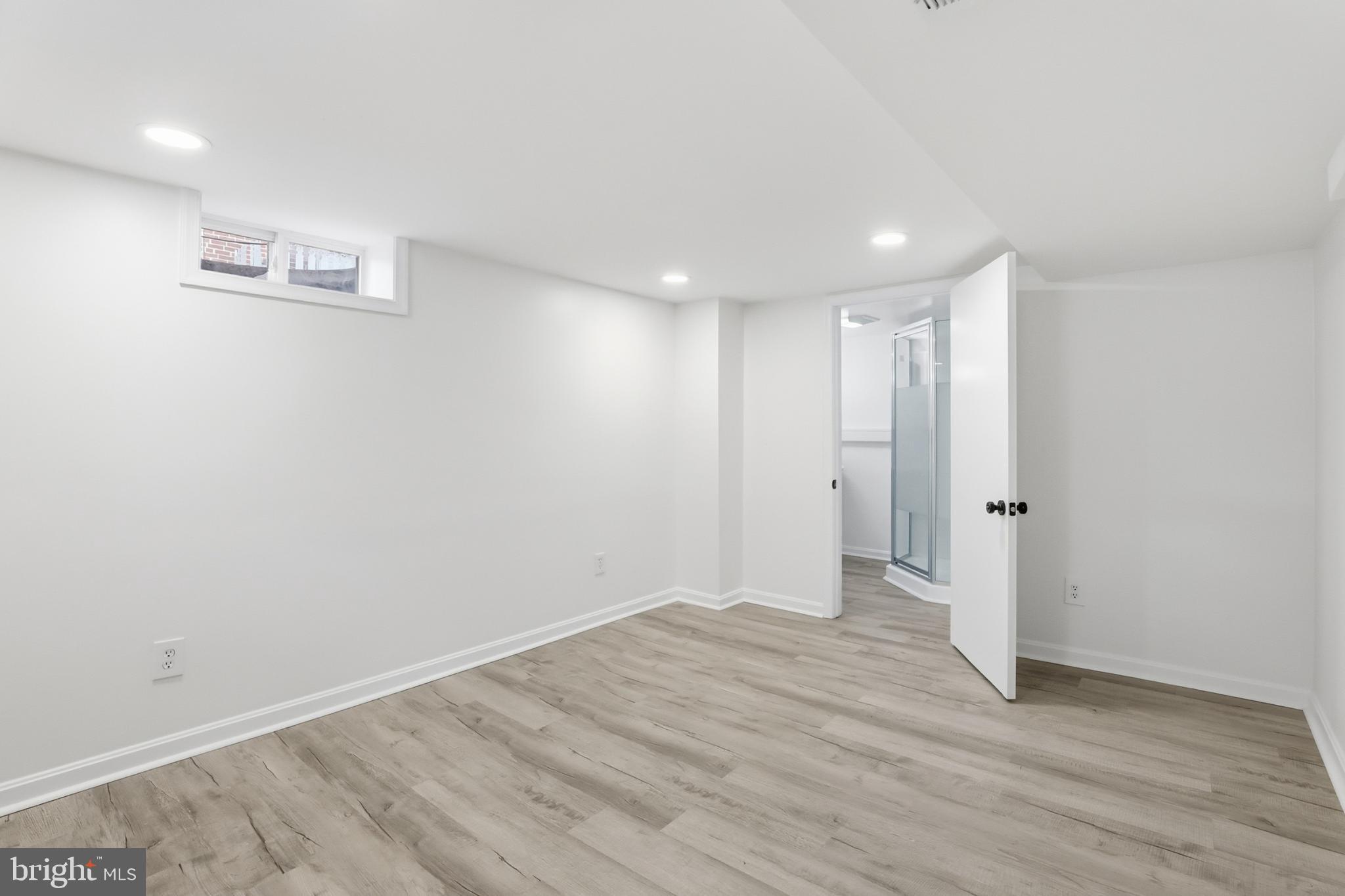 MADISON MANOR - Residential